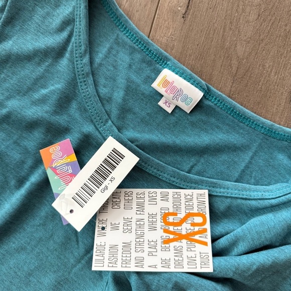 New Lularoe Gigi Heather Teal Top - Picture 3 of 4